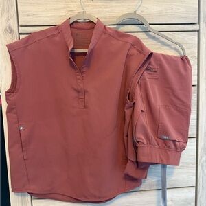 Figs Dusty Rose Scrub Ensemble